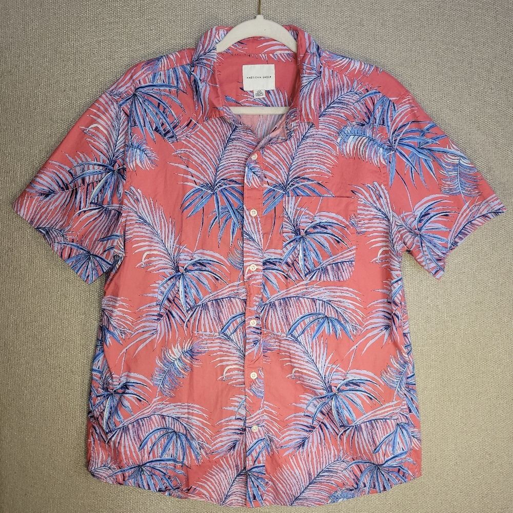 American Eagle Size Large Coral Short-Sleeve Palm Print Button-Down Shirt